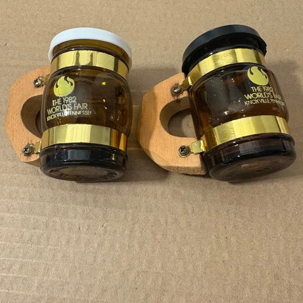1982 World's‎ Fair Knoxville TN Salt & Pepper Shakers Mug Set Souvenir Vintage